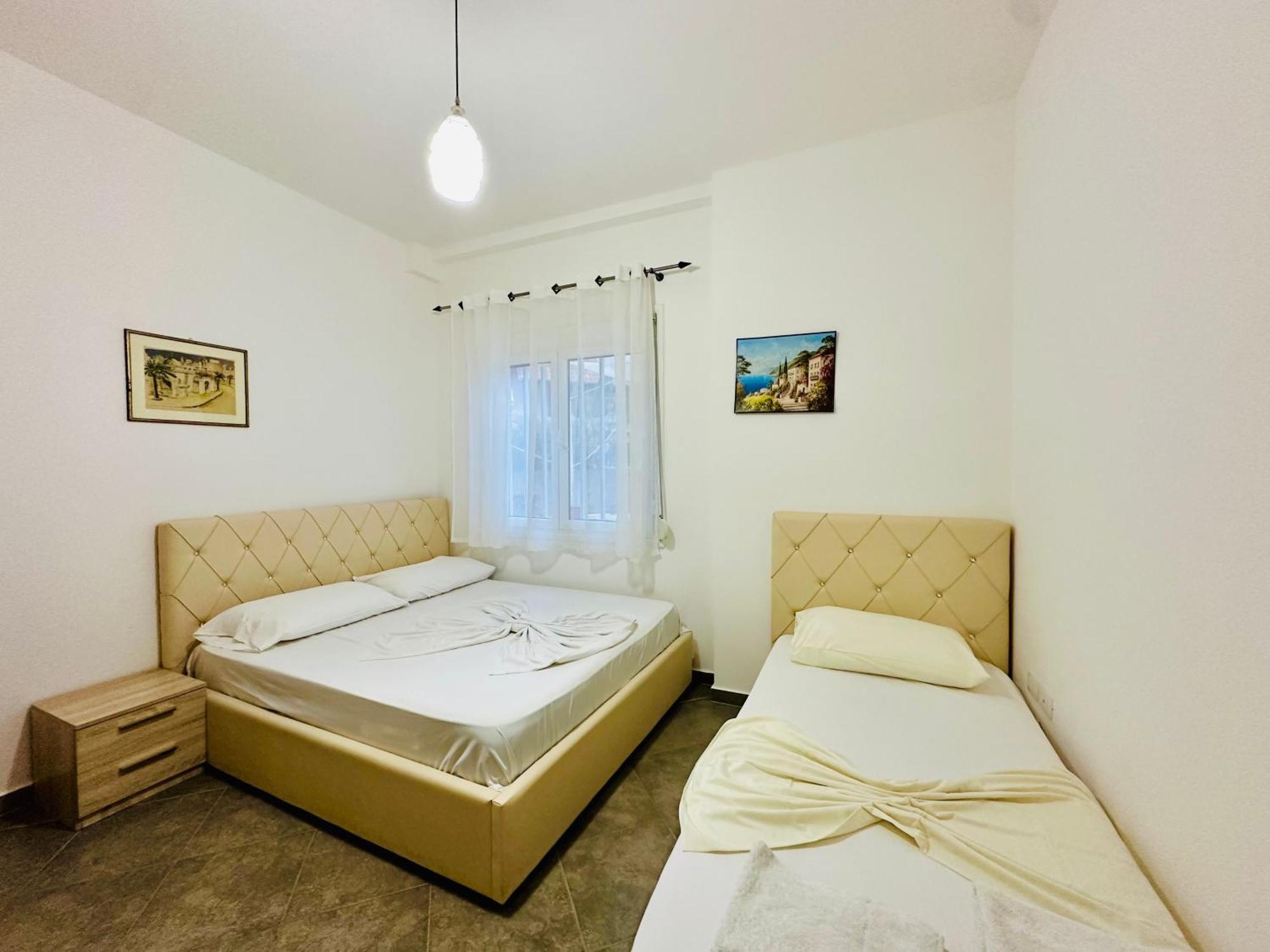 Jico Travel - Erjon Apartments Vlorë Habitación foto