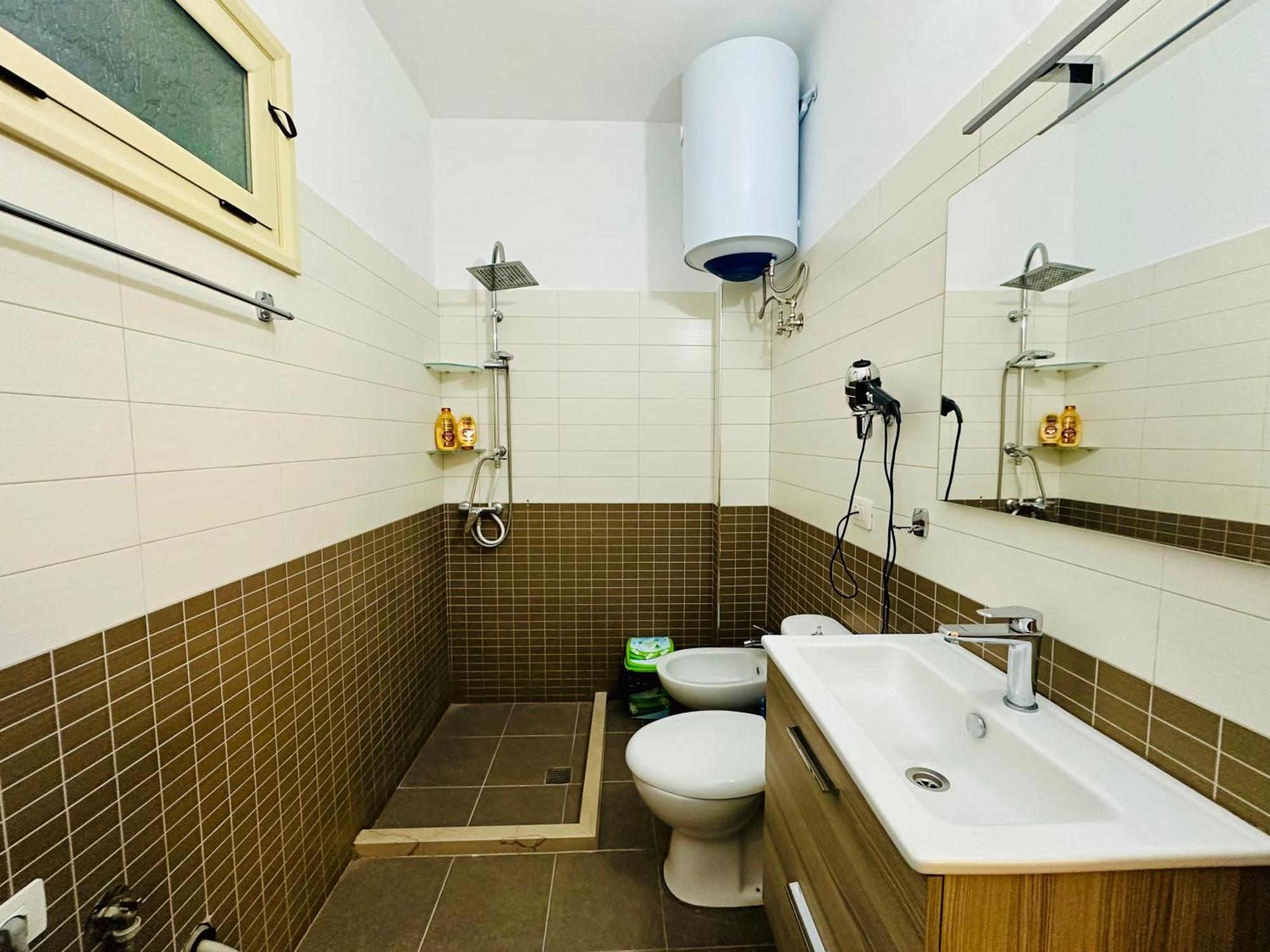 Jico Travel - Erjon Apartments Vlorë Habitación foto